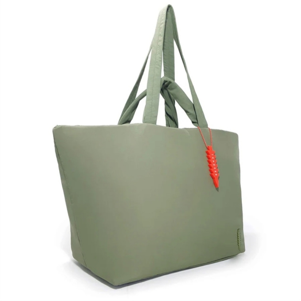 NWT Thacker Cloud Day Tote, Fern - Picture 2 of 4